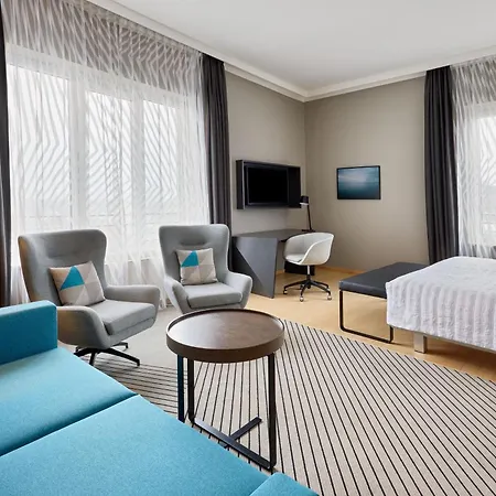 Le Meridien Hotel 5*