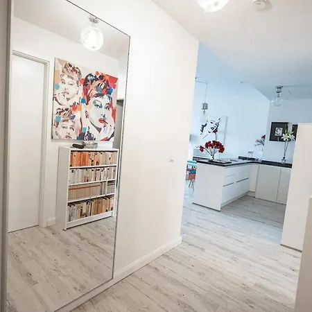 Apartment Grosse 2 Balkone Zentrum Bootsanleger Hamburg