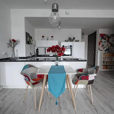 Grosse 2 Balkone Zentrum Bootsanleger Apartment *