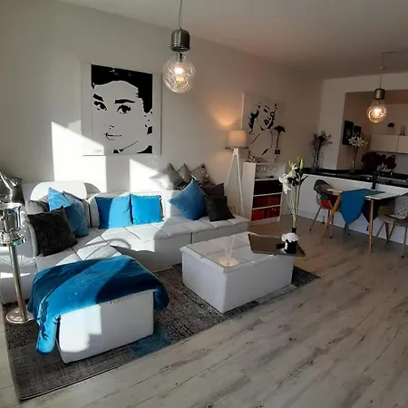 Apartment Grosse 2 Balkone Zentrum Bootsanleger Hamburg