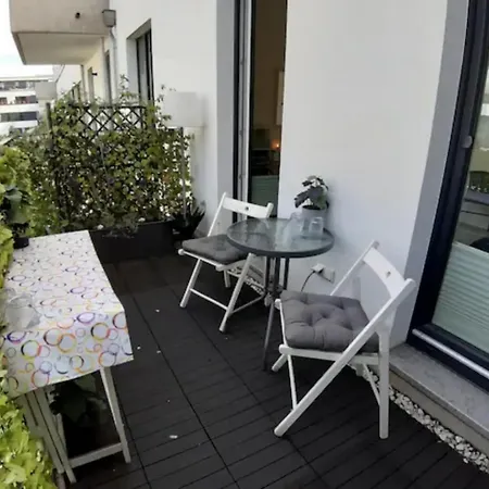Apartment Grosse 2 Balkone Zentrum Bootsanleger Hamburg