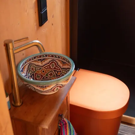Tiny-hausboot Likedeeler Mit Dachterasse Und Kamin Hamburg