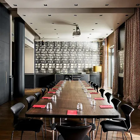 Hotel The George 4*