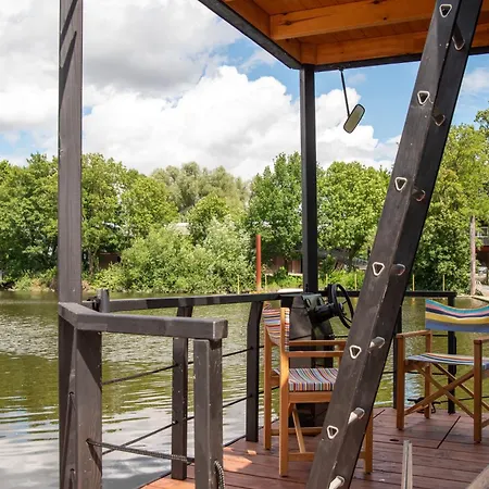 Tiny-hausboot Likedeeler Mit Dachterasse Und Kamin Botel