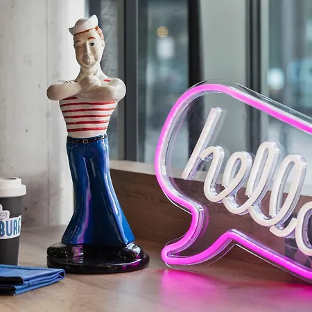 Otel Moxy Altona 3*