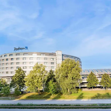 Radisson Blu Hotel, Airport Hotel