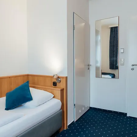 Centrum Commerz Am Bahnhof Altona Hotel 2*
