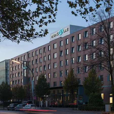 One Hamburg-altona 3*