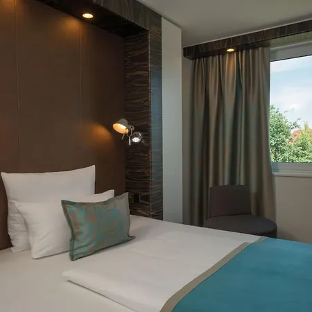 Hotel One Airport 3*