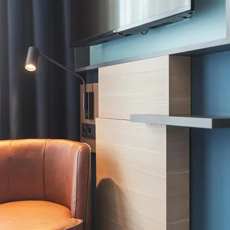 - The Niu, Yen By Ihg Hotel 3*
