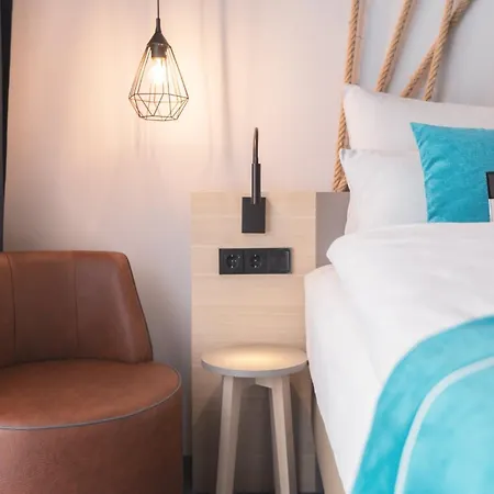 - The Niu, Yen By Ihg Hotel 3*