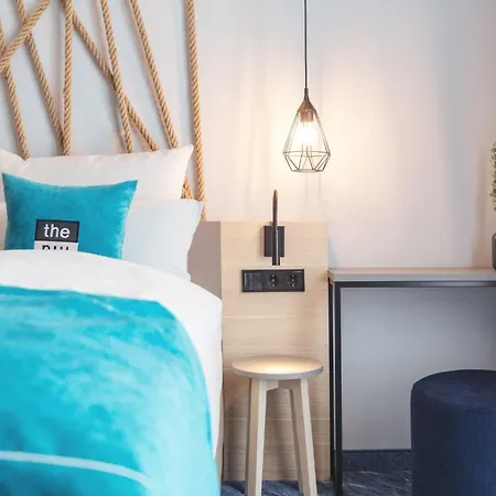 - The Niu, Yen By Ihg Hotel 3*