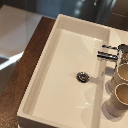 - The Niu, Bricks Eppendorf By Ihg 3* Hamburg