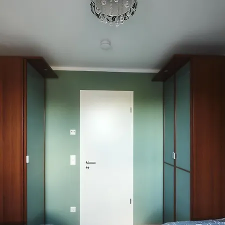 Zimmer U-bahn Trabrennbahn Homestay