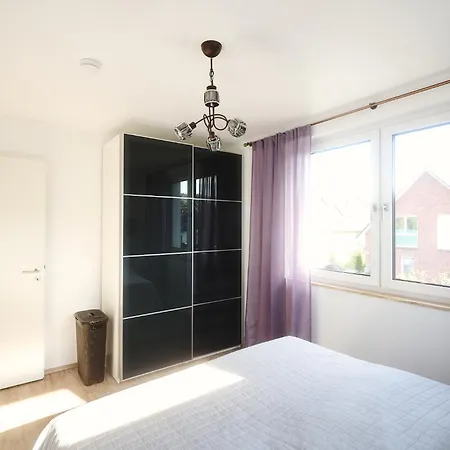 Zimmer U-bahn Trabrennbahn Homestay Hamburg