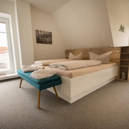 Nige Hus 4*