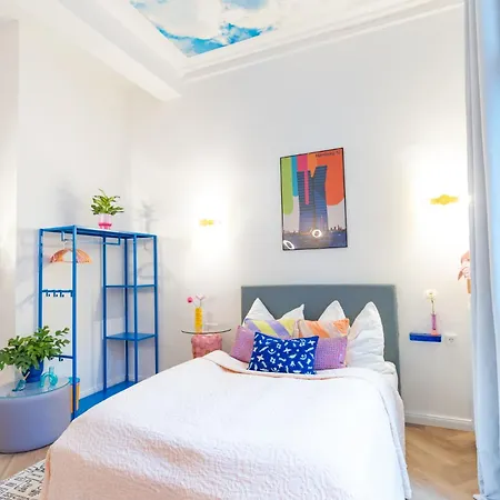 Retropop Design , Designerzimmer Fuer Je 2 Personen, Lage, Wifi Aparthotel Hamburg