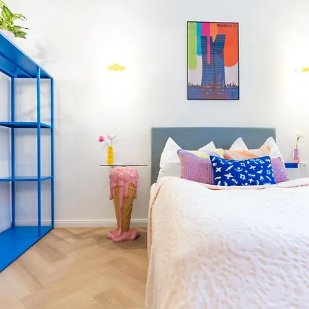 アパートホテル Retropop Design , Designerzimmer Fuer Je 2 Personen, Lage, Wifi