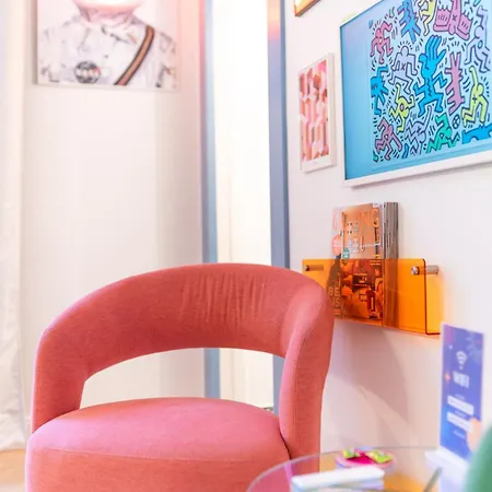 Retropop Design , Designerzimmer Fuer Je 2 Personen, Lage, Wifi *