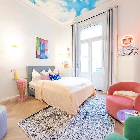 Retropop Design , Designerzimmer Fuer Je 2 Personen, Lage, Wifi *