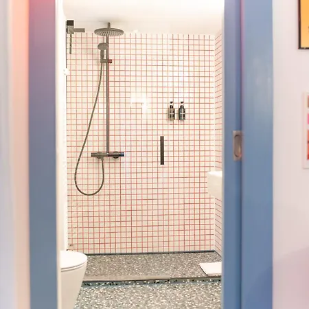 Retropop Design , Designerzimmer Fuer Je 2 Personen, Lage, Wifi Aparthotel