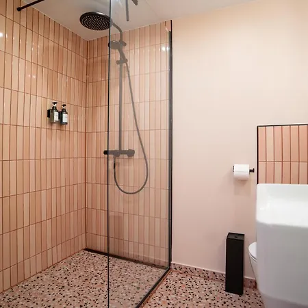 Retropop Design , Designerzimmer Fuer Je 2 Personen, Lage, Wifi Aparthotel Hamburg