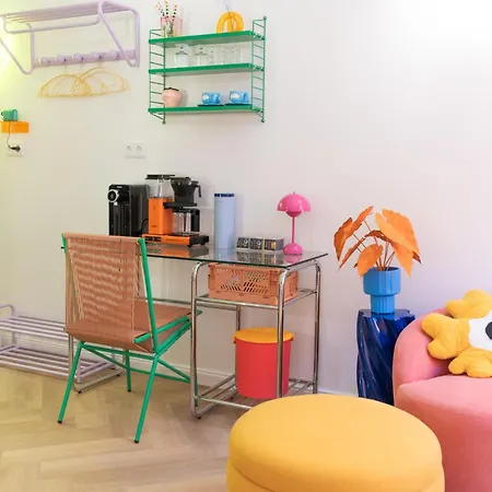 アパートホテル Retropop Design , Designerzimmer Fuer Je 2 Personen, Lage, Wifi *