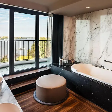 Le Meridien 5* Гамбург