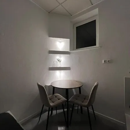 Hostel Hh *