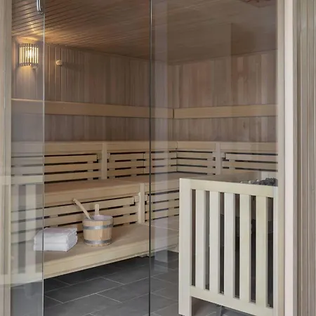 Courtyard By Marriott 4*