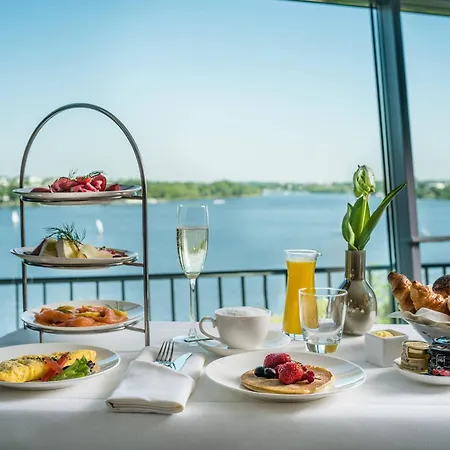 Le Meridien 5*
