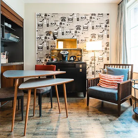 Hotel Henri Downtown