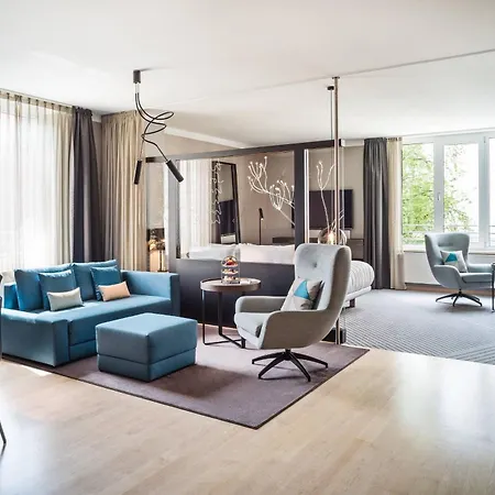 Le Meridien Hotel 5*