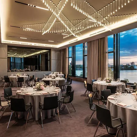 Le Meridien 5*