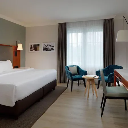 Hotel Courtyard By Marriott Airport 4*