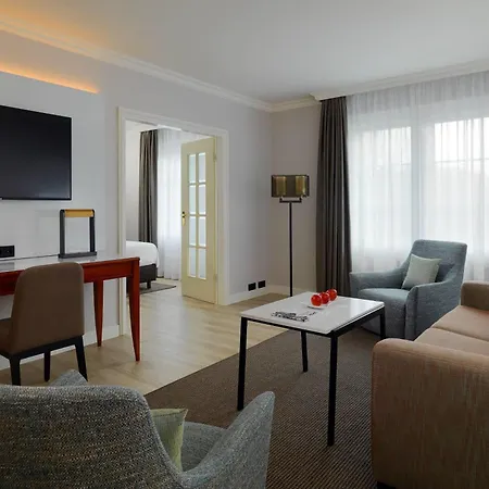 Courtyard By Marriott Airport 4*