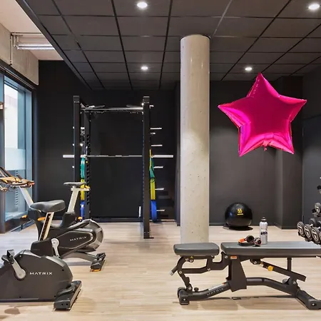 Moxy Altona 3*