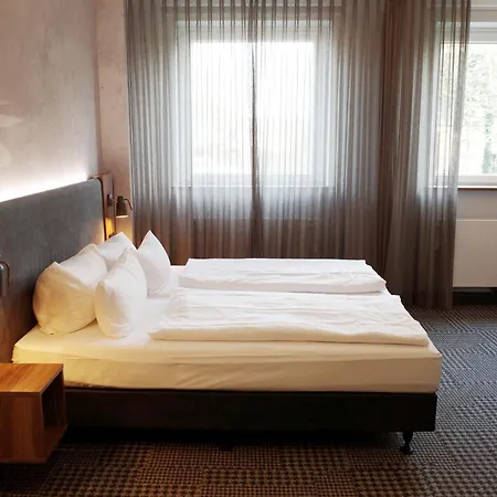 Bundt's & Gartenrestaurant Hotel 3*
