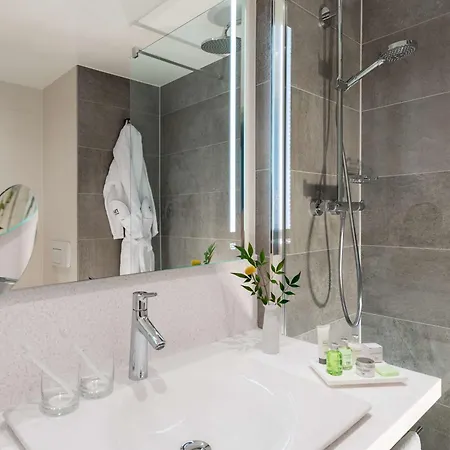 Nh Altona Hotel