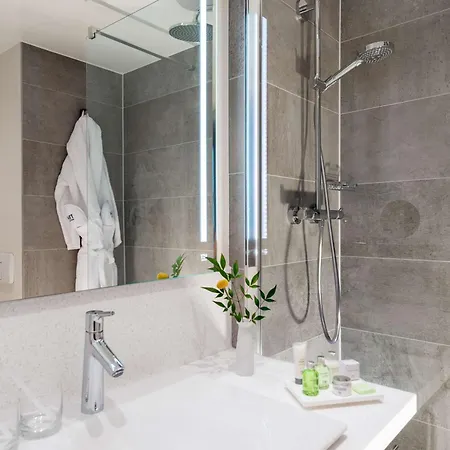Nh Altona Hotel