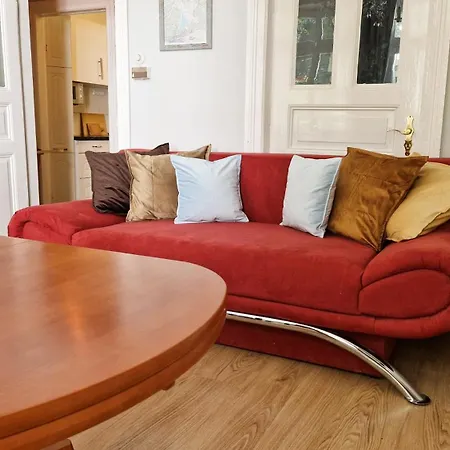 Very Accessible, Cozy And Old Abode But Gold In The Heart Of The *