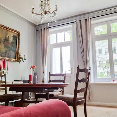 Apartment Very Accessible, Cozy And Old Abode But Gold In The Heart Of The *