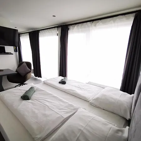 Hh 05 By Rockchair - Superhost Status - Modernes Mit Sonnigem Balkon & Premium Boxspringbetten In Winterhude - Geheimtipp *