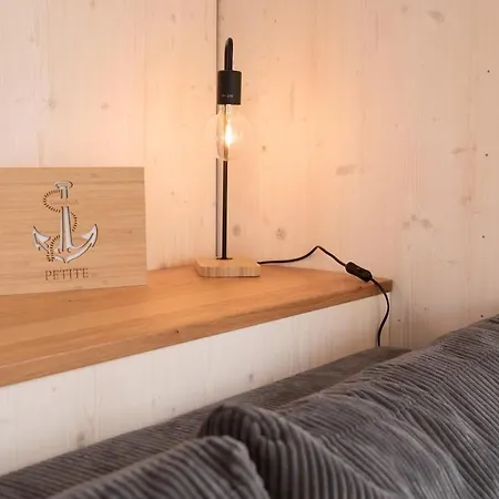 Wohnlich, Hochwertig - Hausboot Petite Mit Kamin Botel Hamburg