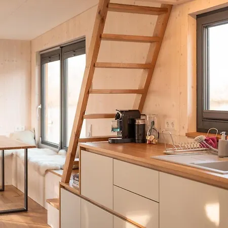 Botel Wohnlich, Hochwertig - Hausboot Petite Mit Kamin *