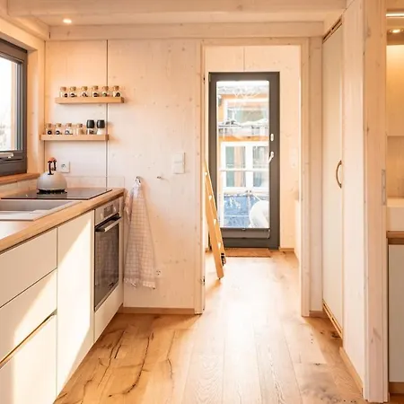 Wohnlich, Hochwertig - Hausboot Petite Mit Kamin Botel Hamburg