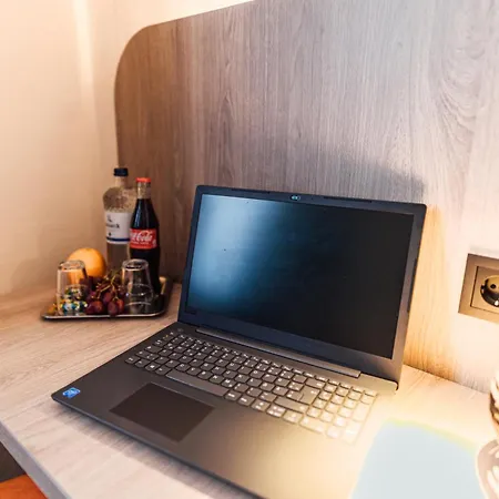 Hotel Centrum Commerz Am Bahnhof Altona 2*