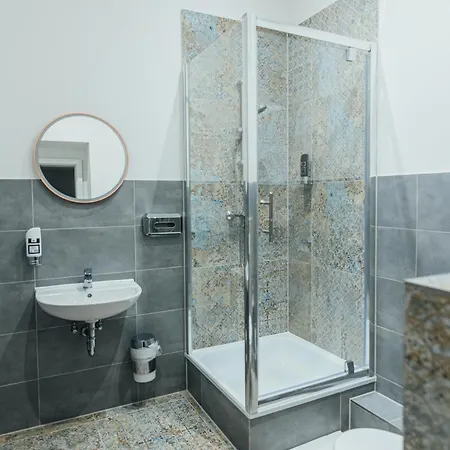Centrum Commerz Am Bahnhof Altona Hotel 2*