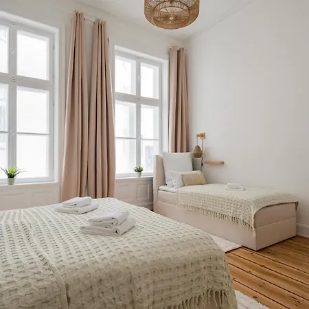 Auf 120qm Mit Billardtisch Fuer Bis Zu 9 Gaeste Lejlighed *