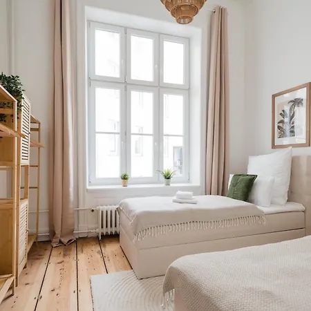 Auf 120qm Mit Billardtisch Fuer Bis Zu 9 Gaeste Lejlighed Hamborg
